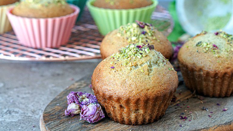 کیک یزدی قابلمهای