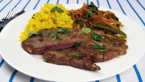 استیک گوشت با برنج زعفرانی