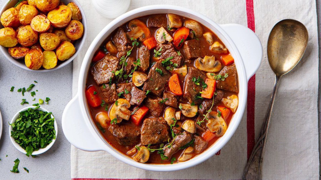 طرز تهیه خوراک گوشت و قارچ خوشمزه و مجلسی بصورت ساده