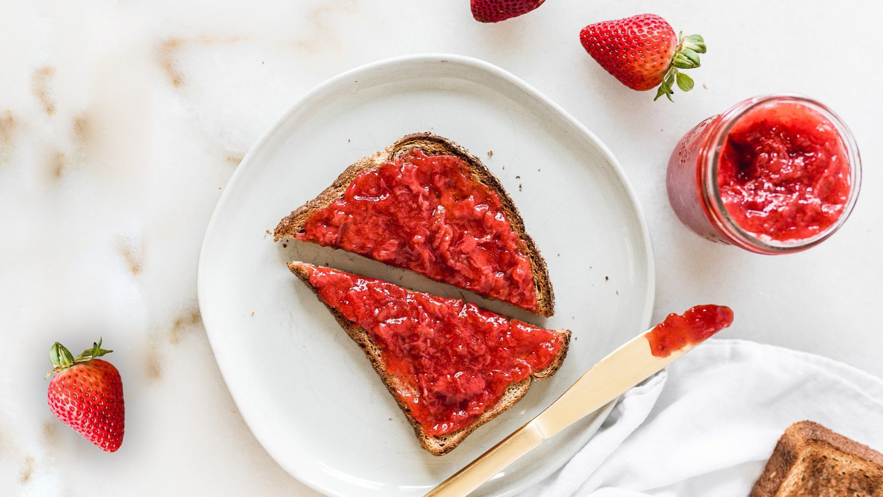 طرز تهیه مربا توت فرنگی خوشمزه و خوش رنگ لعابی