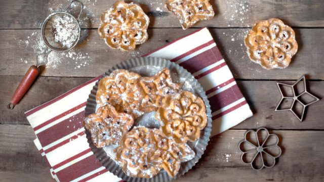 طرز تهیه شیرینی پنجره‌ای یزدی مرحله به مرحله همراه با فوت و فن