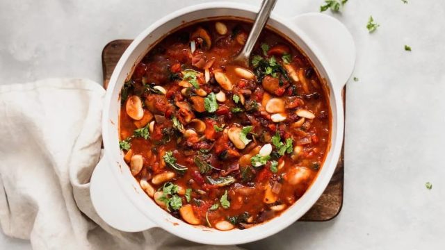 طرز درست کردن خورشت قارچ مجلسی با مرغ و گوشت بصورت مرحله‌‎ای