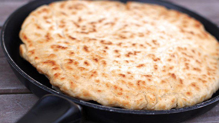 طرز تهیه نان در ماهیتابه