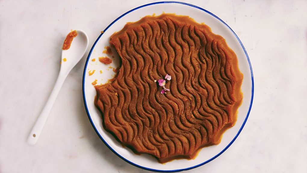 دستور پخت حلوای مجلسی اوماج آذربایجان با شیره انگور