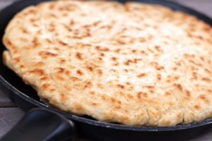 طرز تهیه نان در ماهیتابه